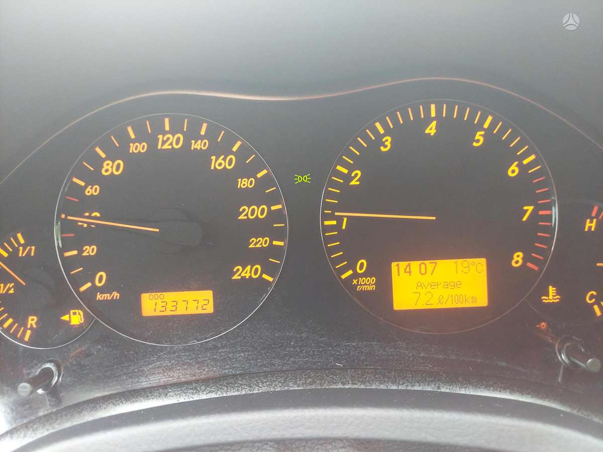 Toyota Avensis - 12