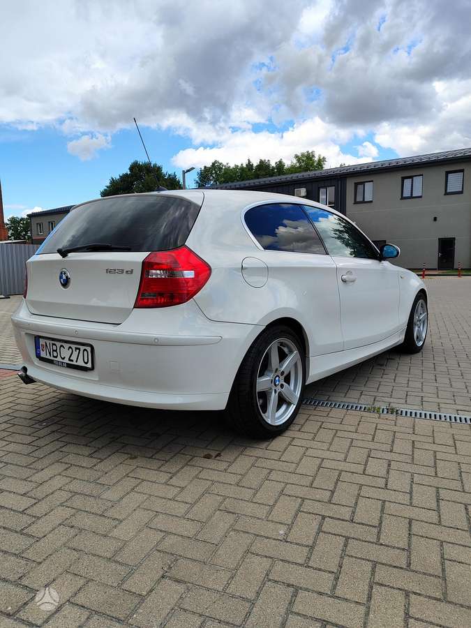 BMW 123, 2.0 l., Хэтчбек