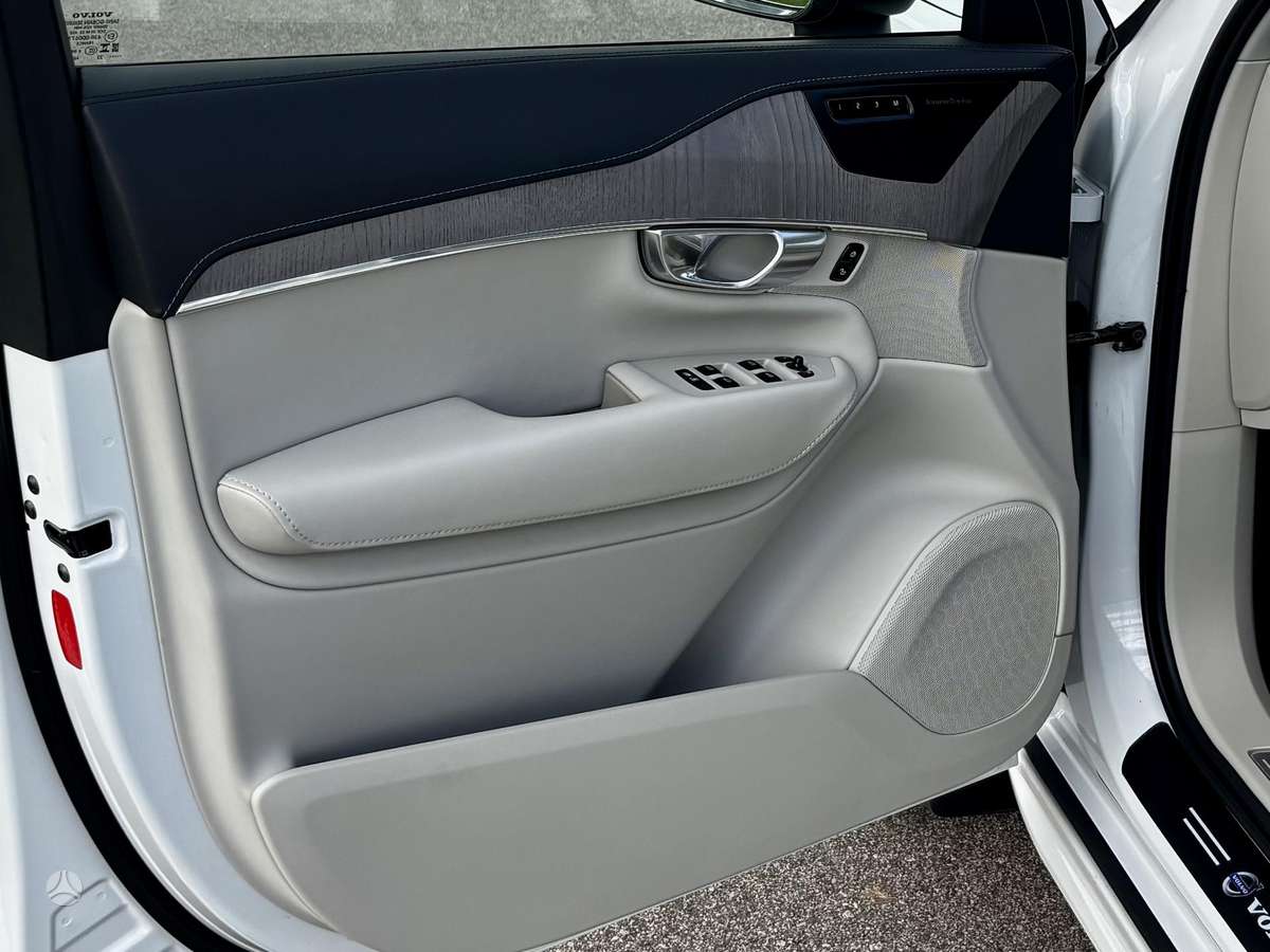 Volvo XC90 - 8