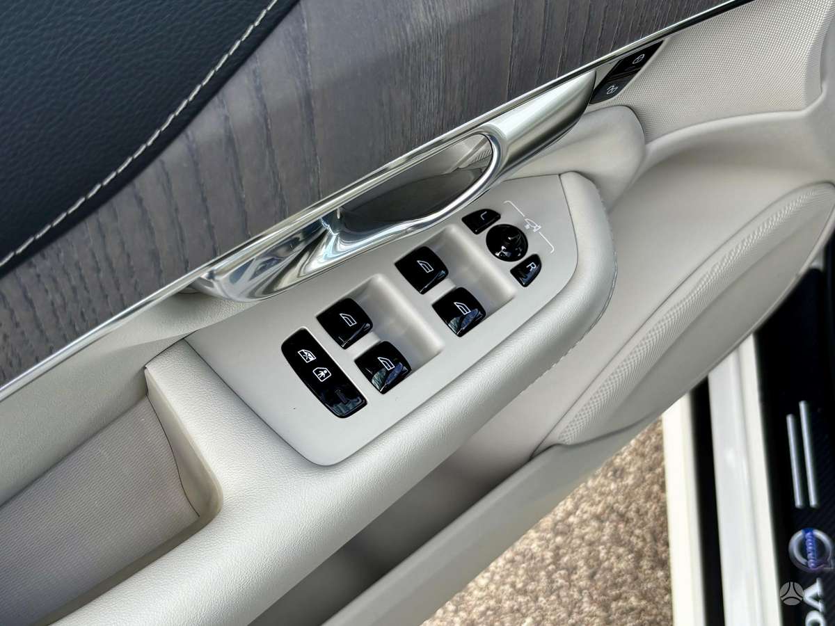 Volvo XC90 - 9