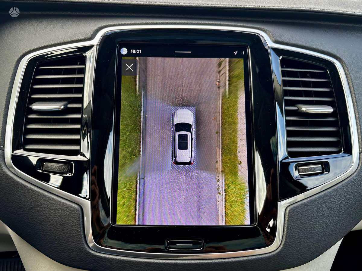 Volvo XC90 - 11