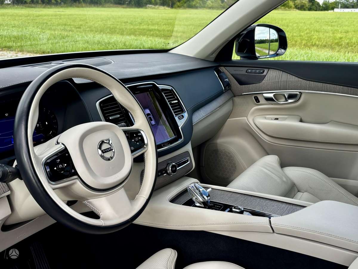 Volvo XC90 - 7