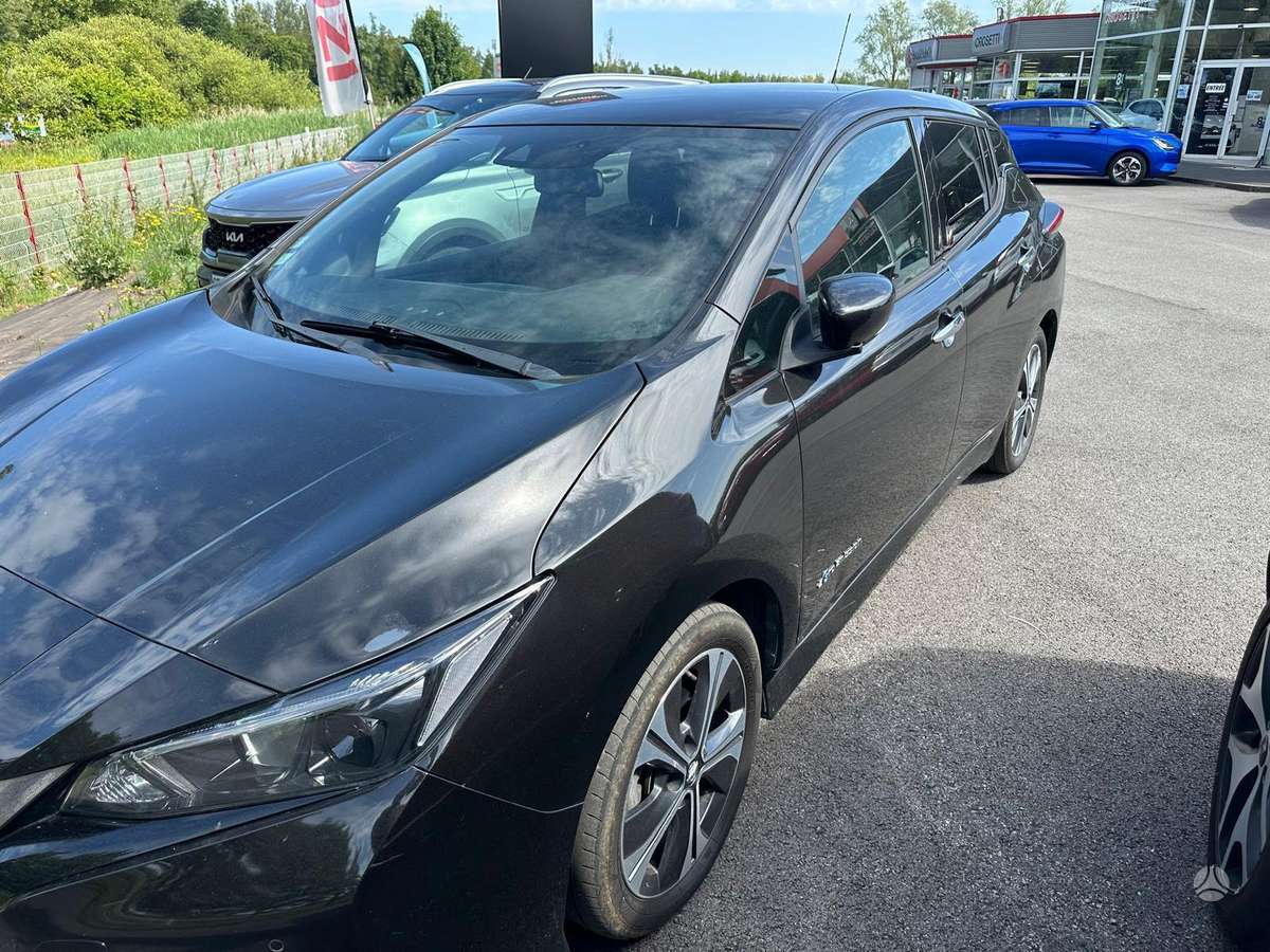 Nissan Leaf, 40 kWh, hatchback