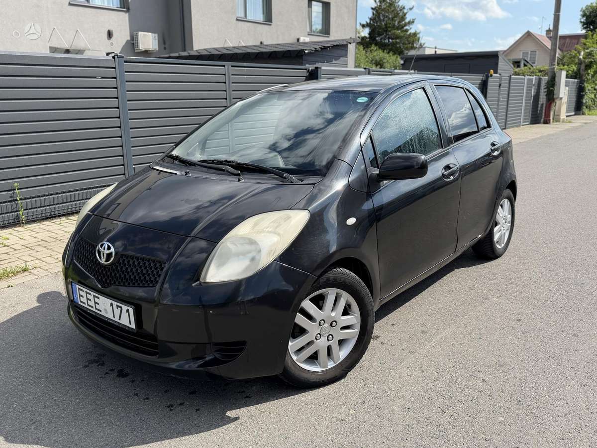 Toyota Yaris - 1