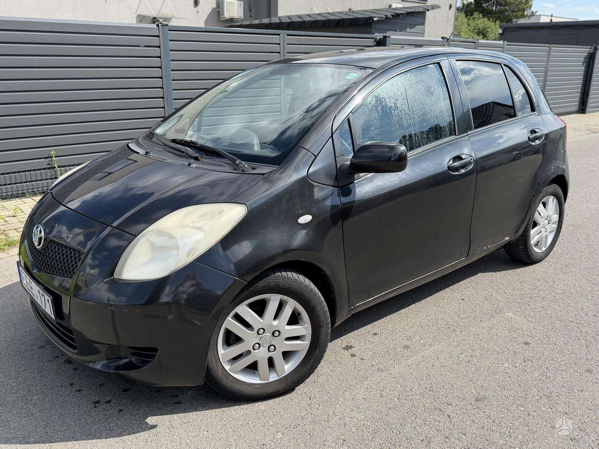 Toyota Yaris - 2