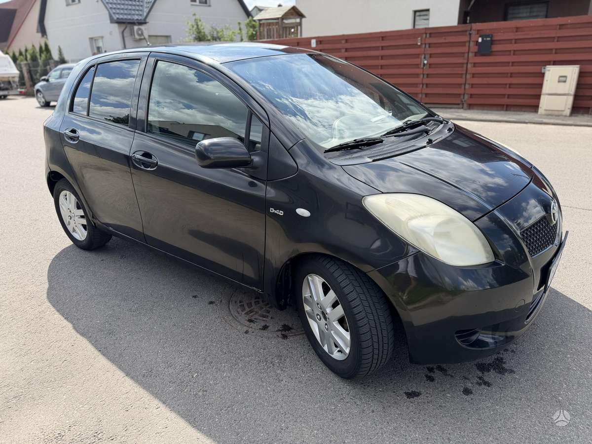 Toyota Yaris - 4