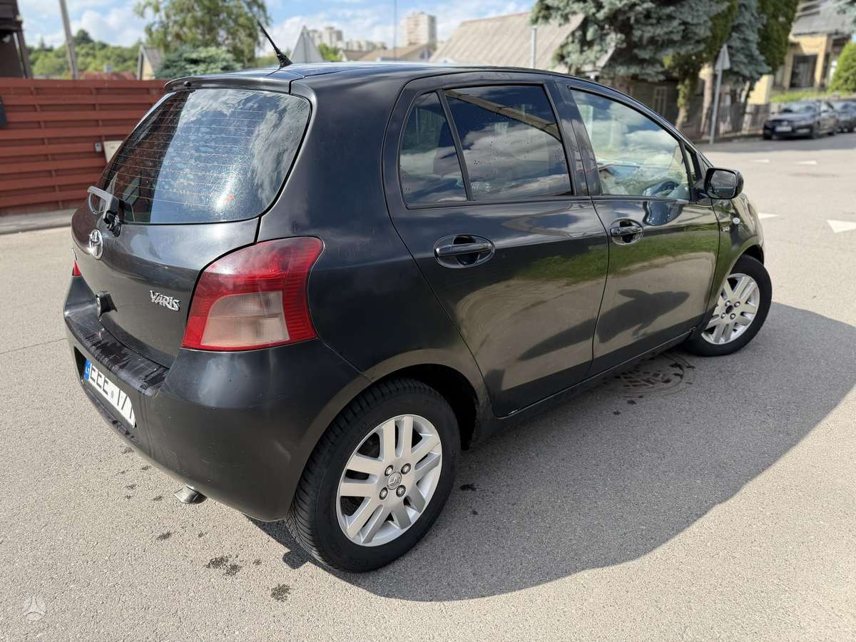Toyota Yaris - 5