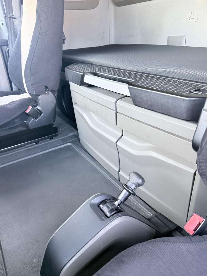 MAN TGX18.510 su retarderiu, double sleeper