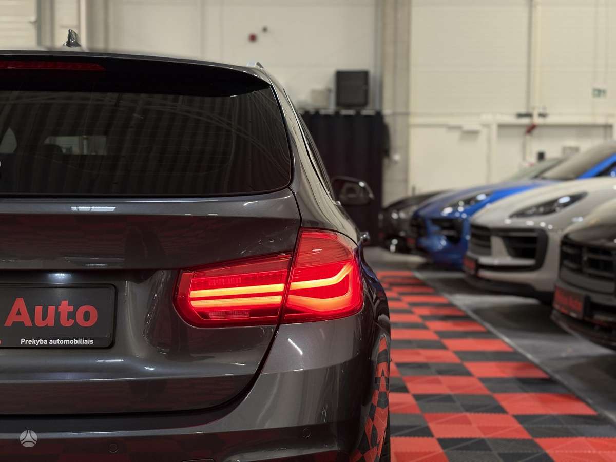 BMW 330, 2.0 l., wagon