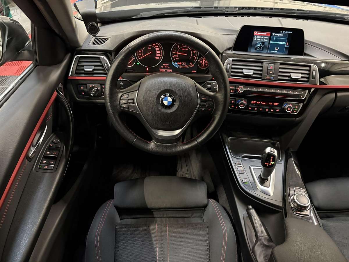 BMW 330, 2.0 l., wagon