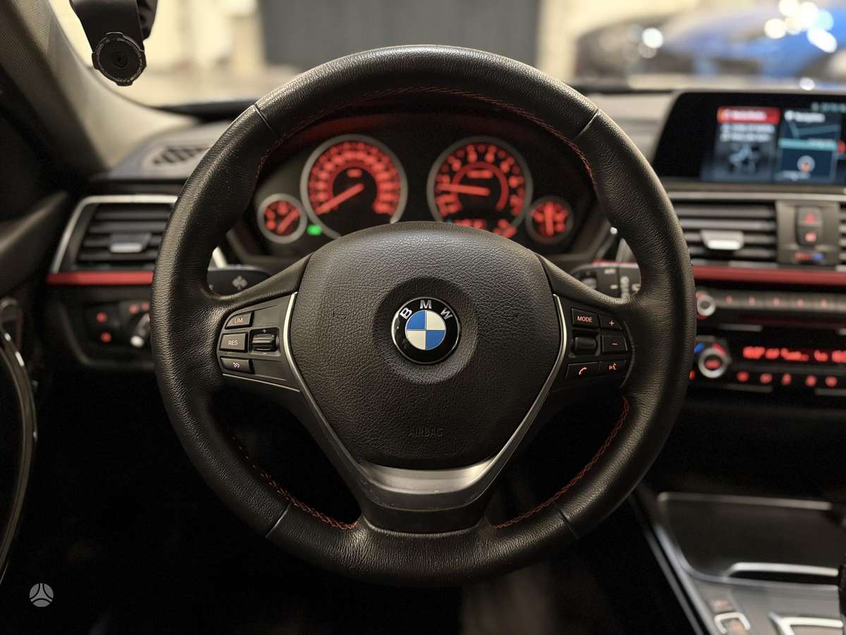 BMW 330, 2.0 l., wagon