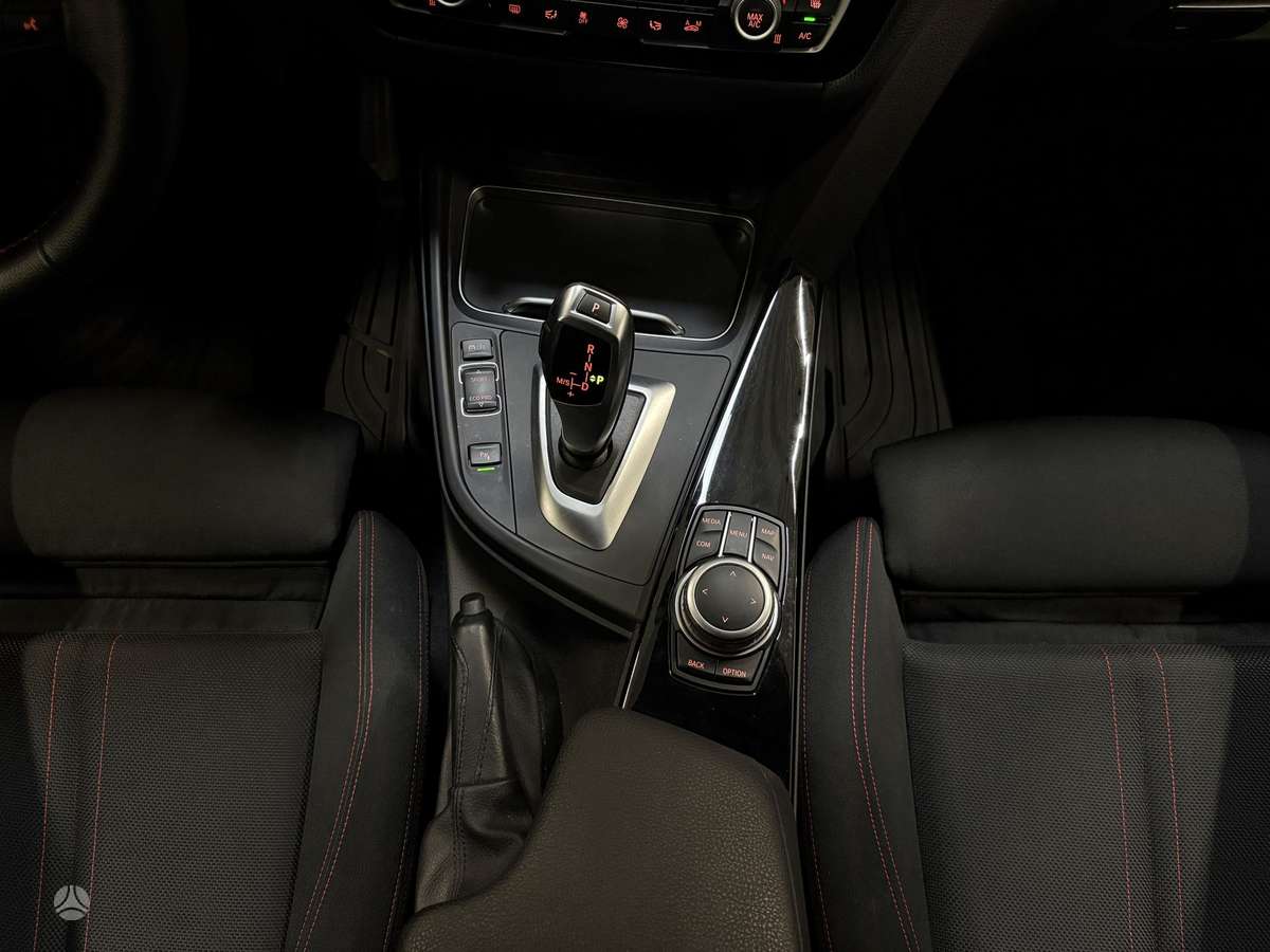 BMW 330, 2.0 l., wagon