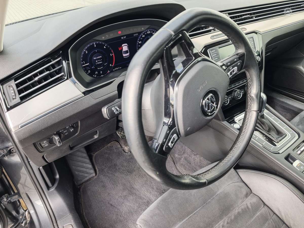 Volkswagen Passat - 10