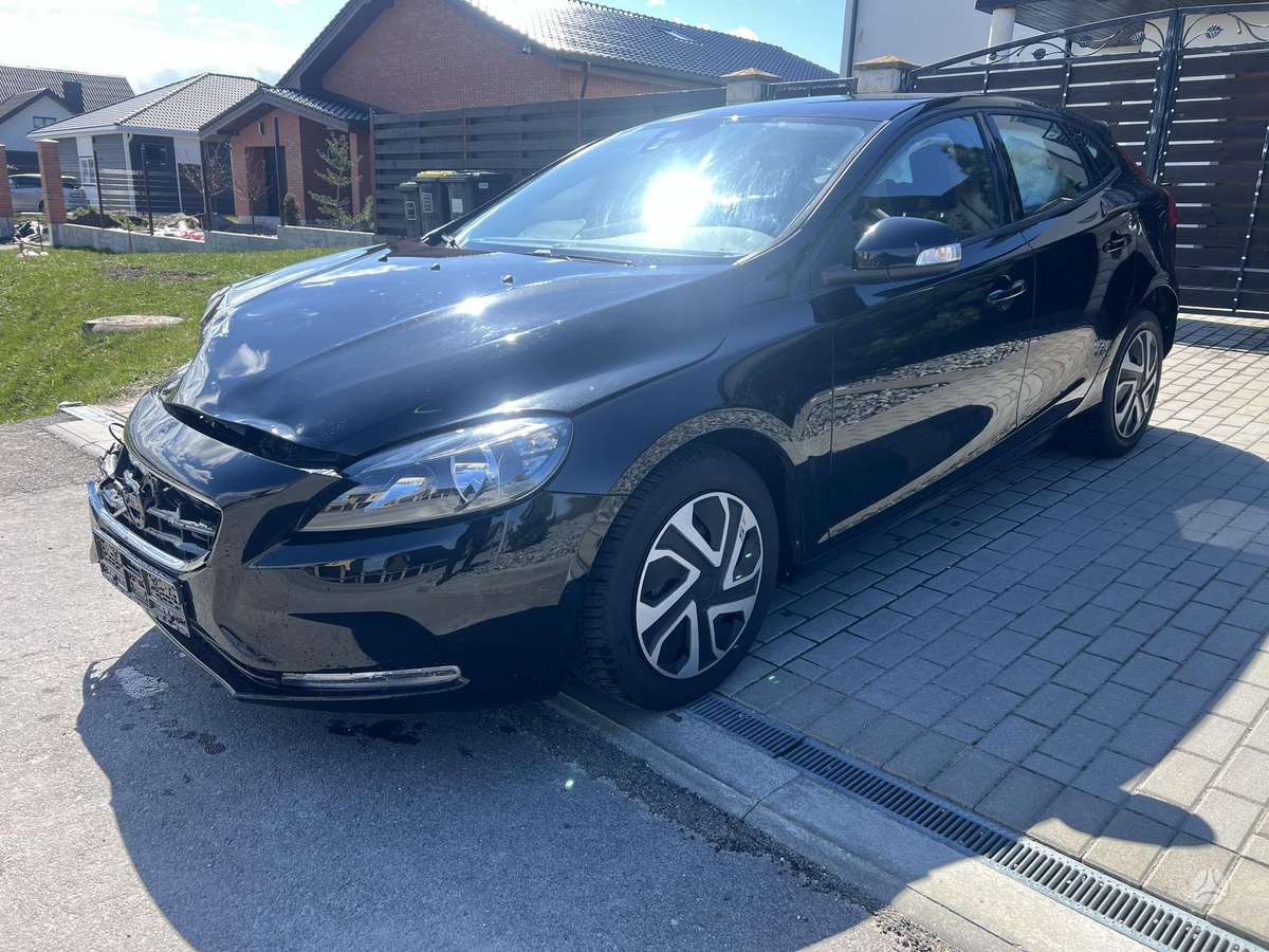Volvo V40, 2.0 l., hatchback