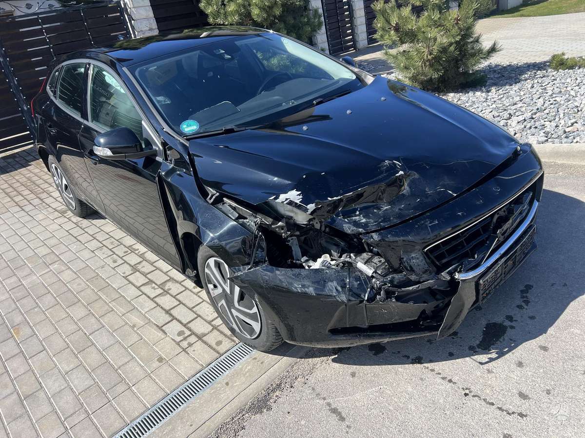 Volvo V40, 2.0 l., Хэтчбек