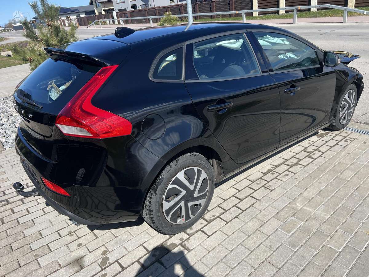 Volvo V40, 2.0 l., Хэтчбек