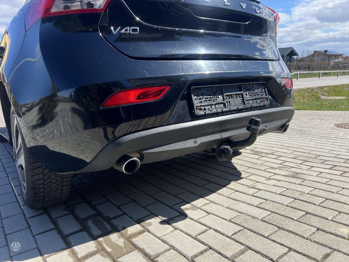 Volvo V40, 2.0 l., hatchback
