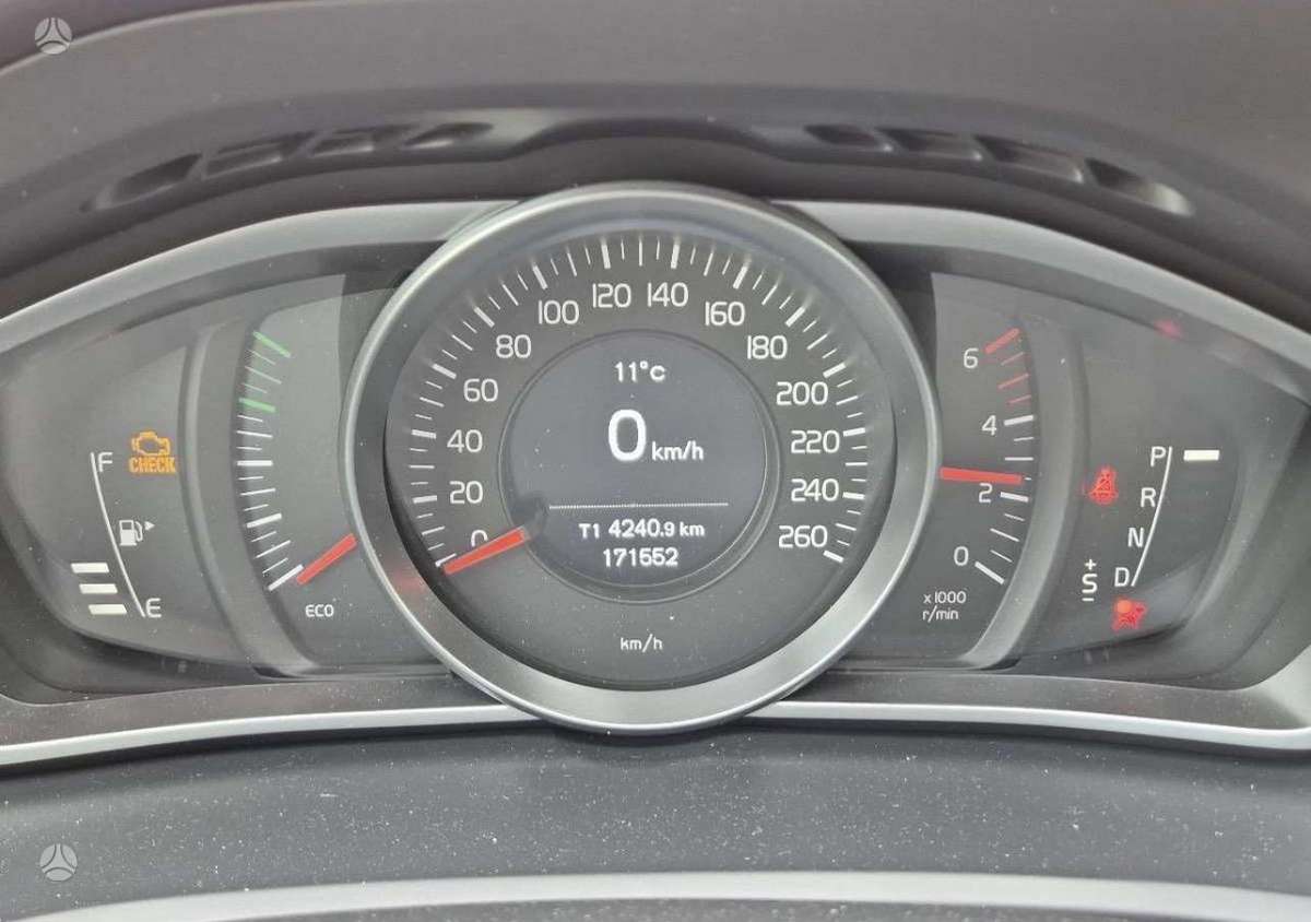 Volvo V40, 2.0 l., Хэтчбек