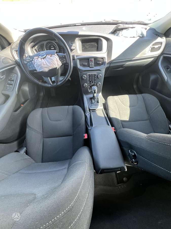 Volvo V40, 2.0 l., Хэтчбек