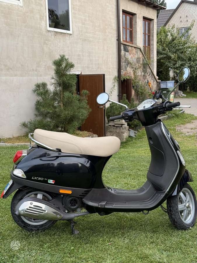 Piaggio Vespa 50cc, мотороллеры / мопеды