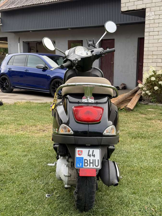 Piaggio Vespa 50cc, мотороллеры / мопеды