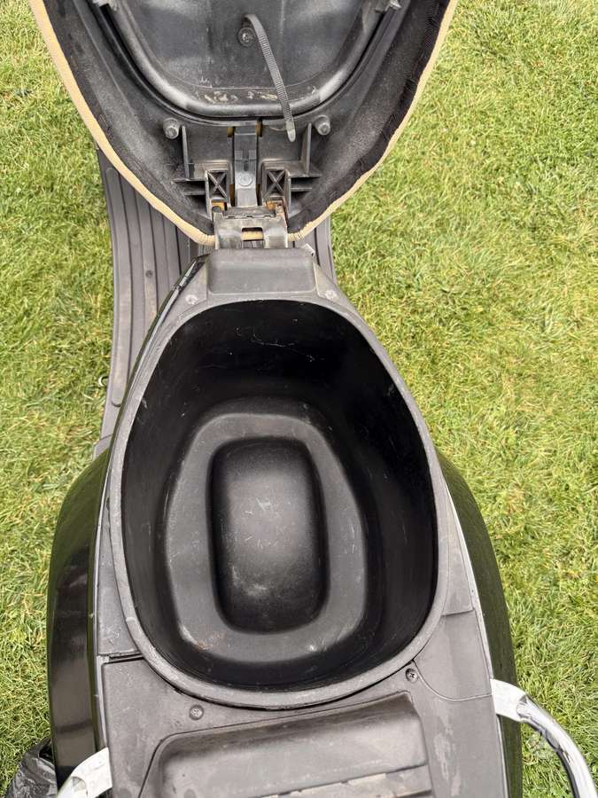 Piaggio Vespa 50cc, scooters / mopeds