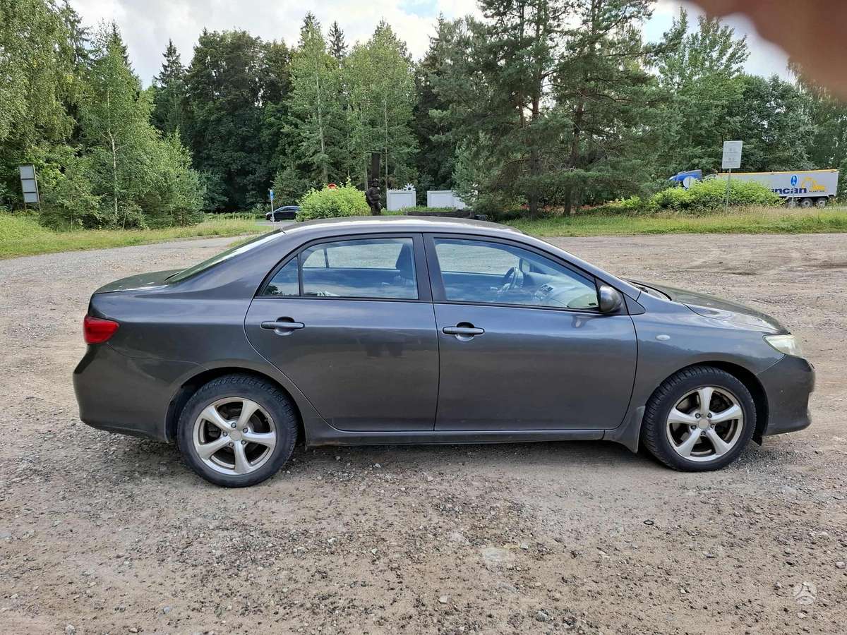Toyota Corolla - 2