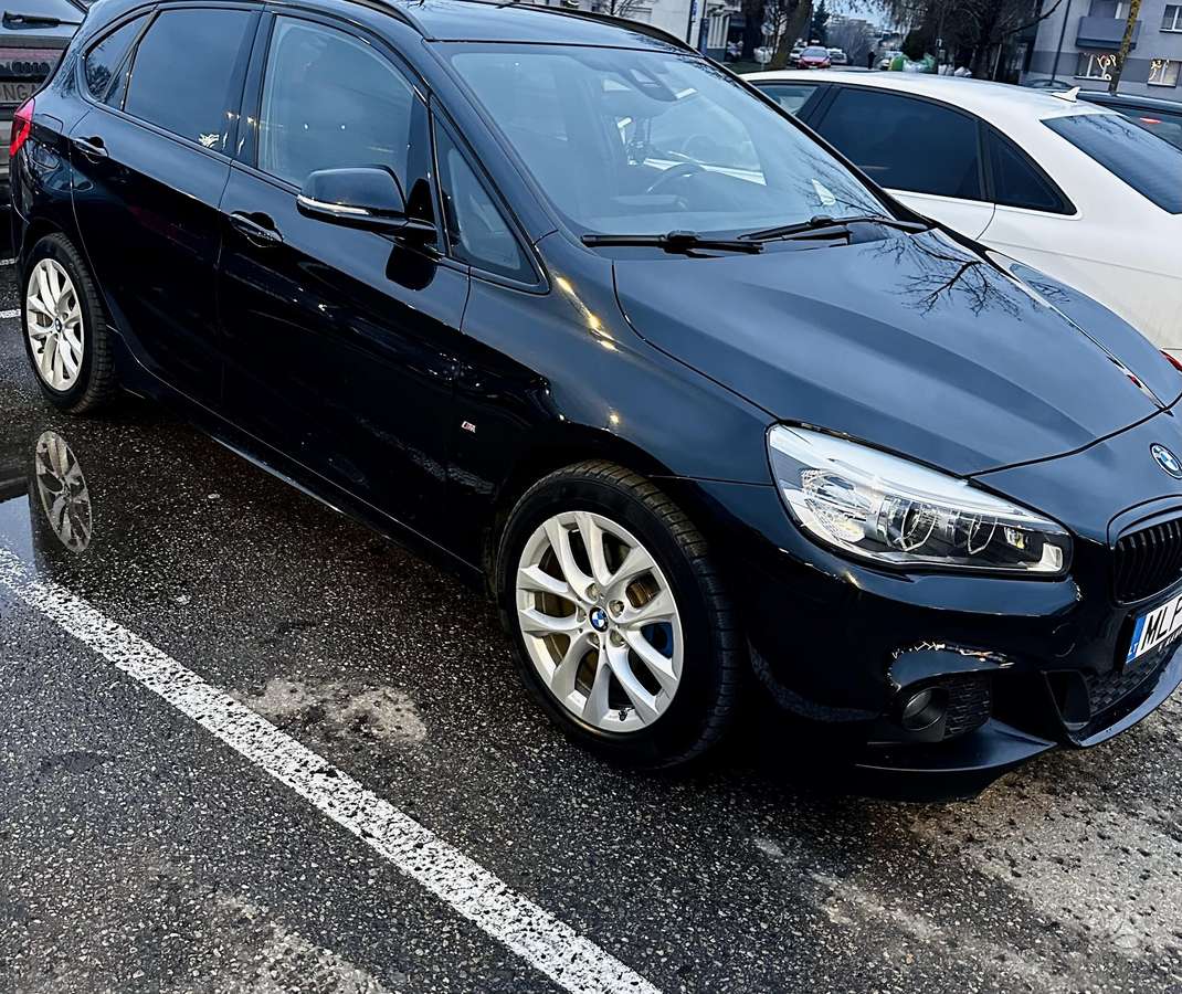 BMW 218 Active Tourer, 2.0 l., hatchback