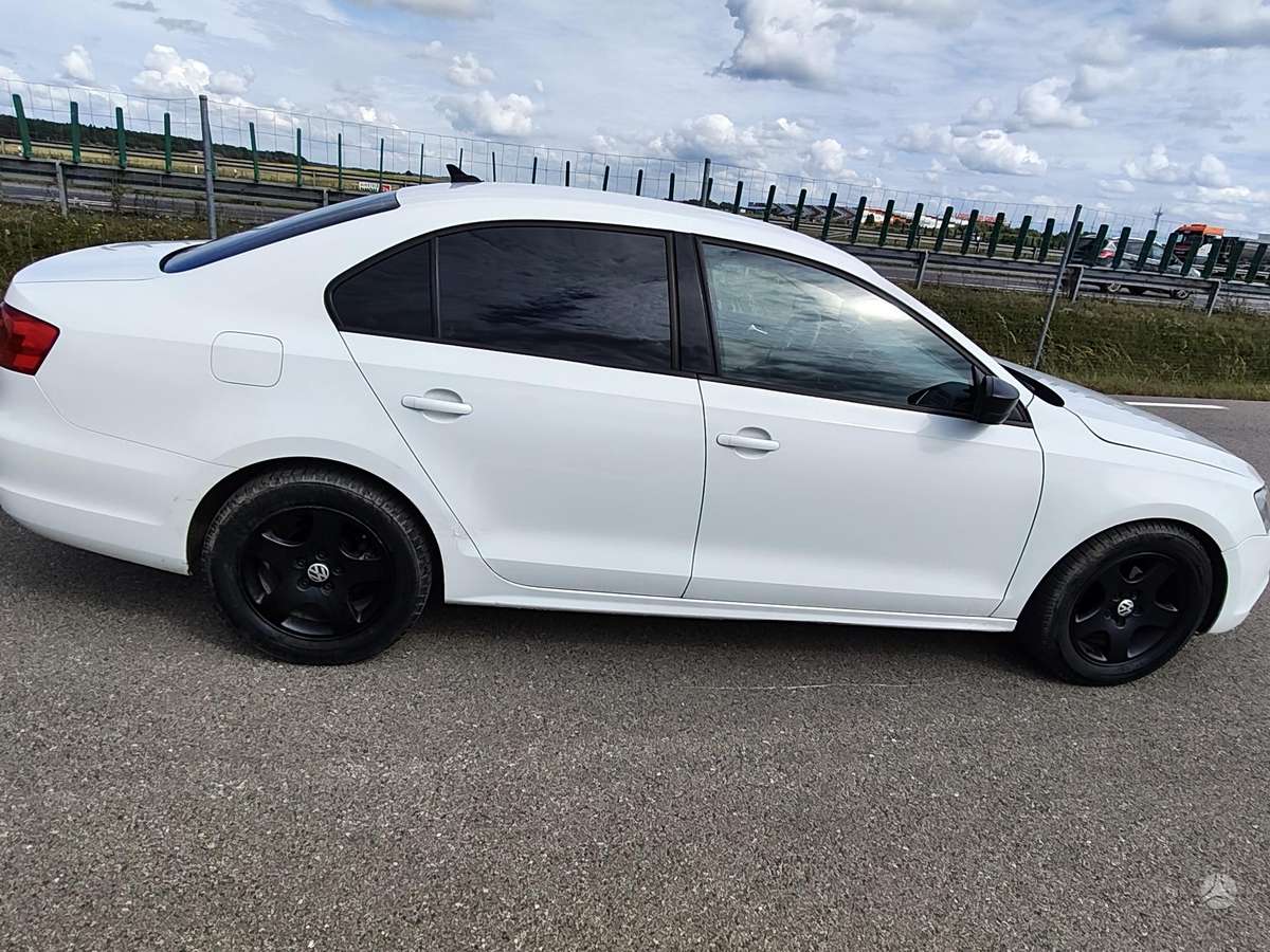 Volkswagen Jetta - 6