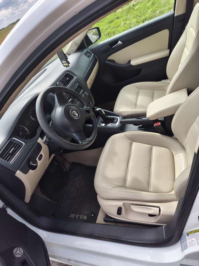 Volkswagen Jetta - 7