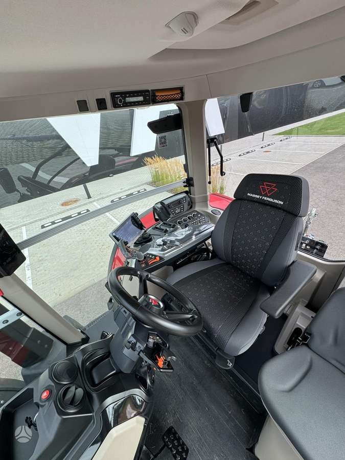 Massey Ferguson 8S.225, тракторы