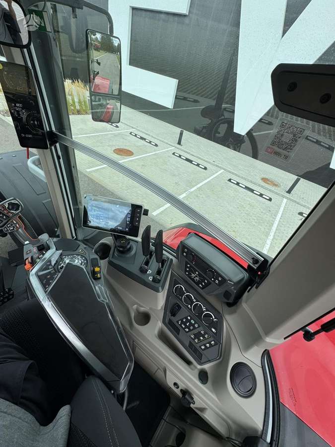 Massey Ferguson 8S.225, тракторы