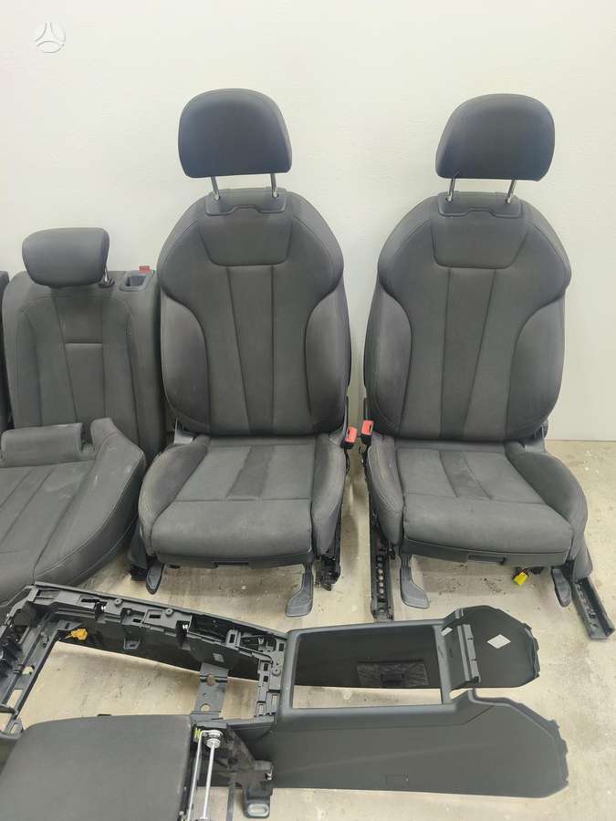 Audi A4 salono detalės