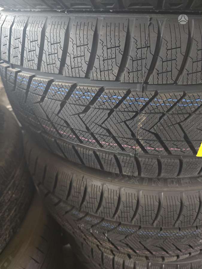 Sonix, зимние 245/40 R20