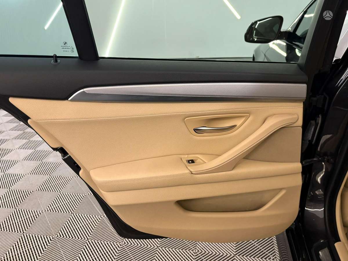 BMW 520, 2.0 l., Седан