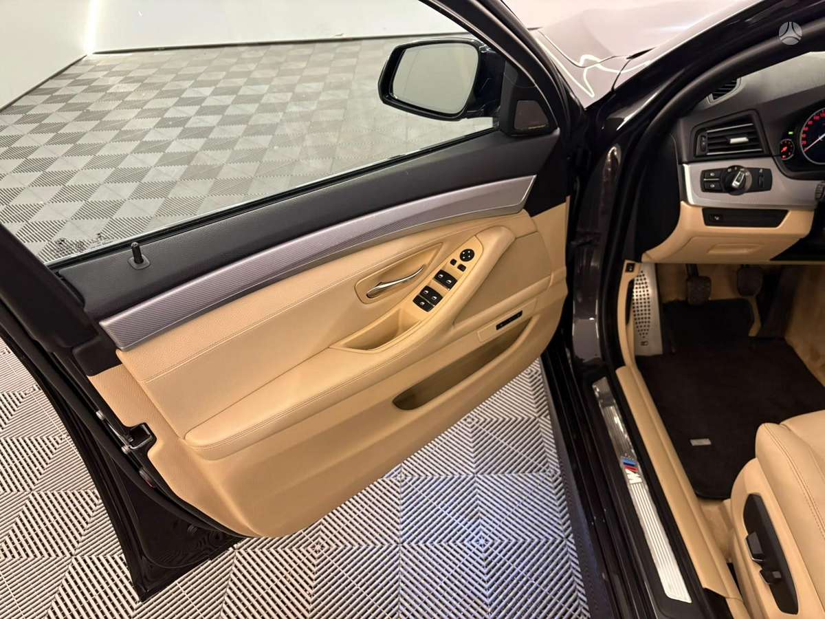 BMW 520, 2.0 l., Седан
