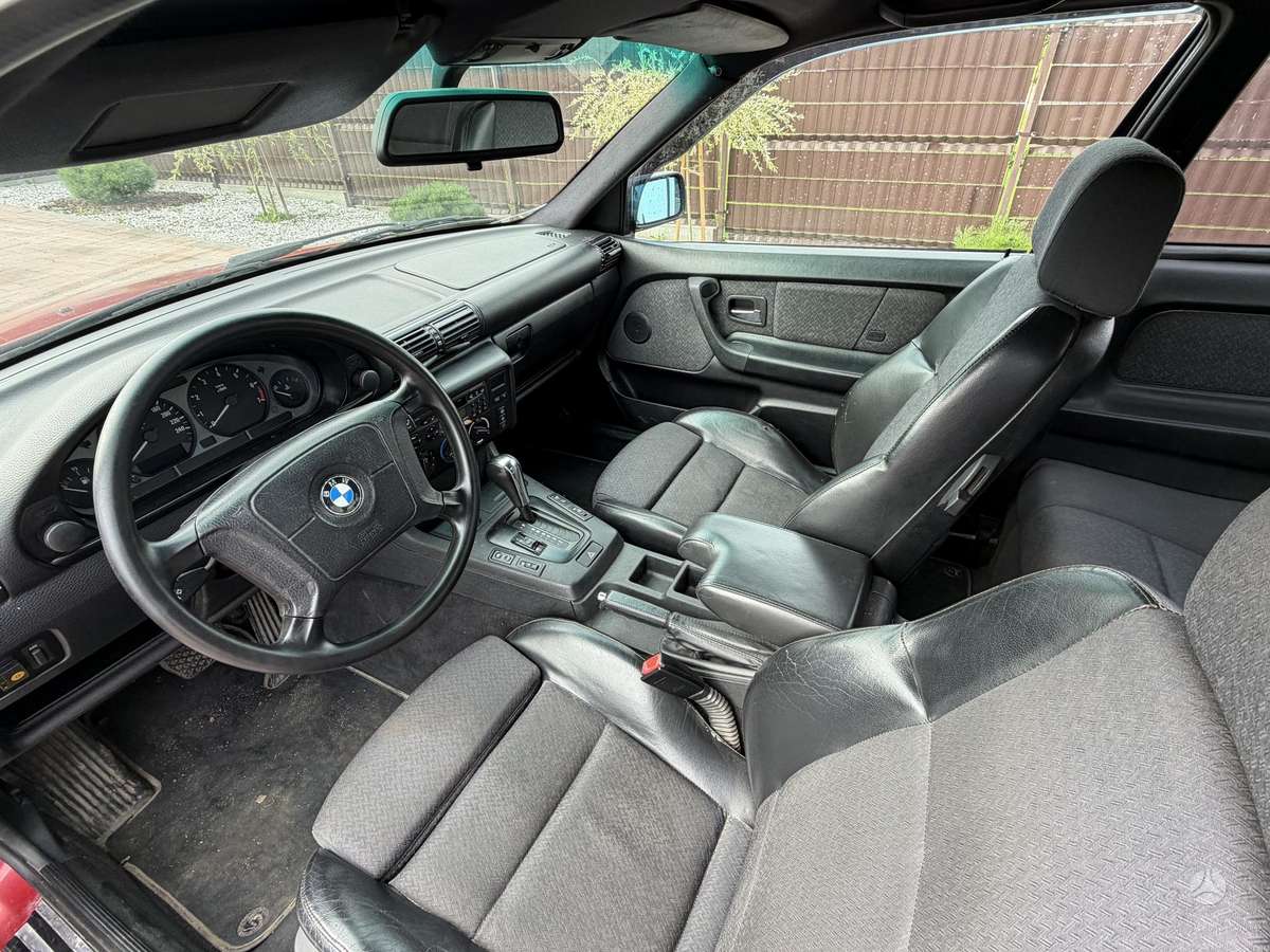 BMW 323, 2.5 l., hatchback