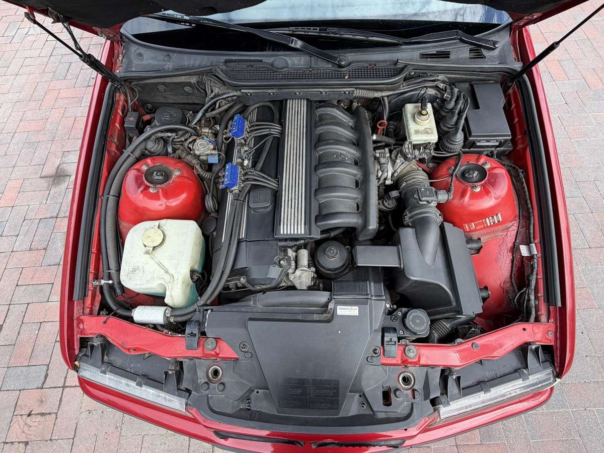 BMW 323, 2.5 l., hatchback
