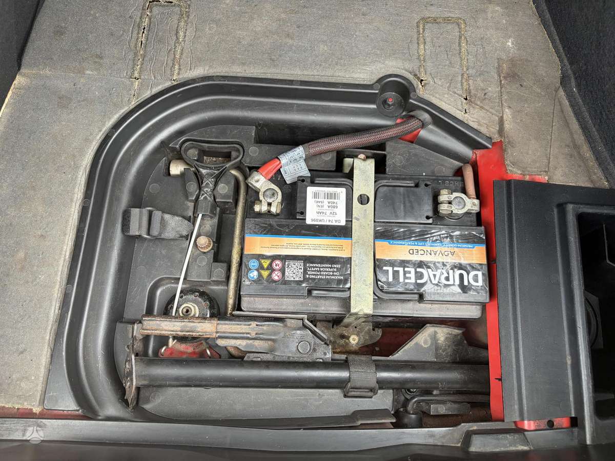 BMW 323, 2.5 l., hatchback
