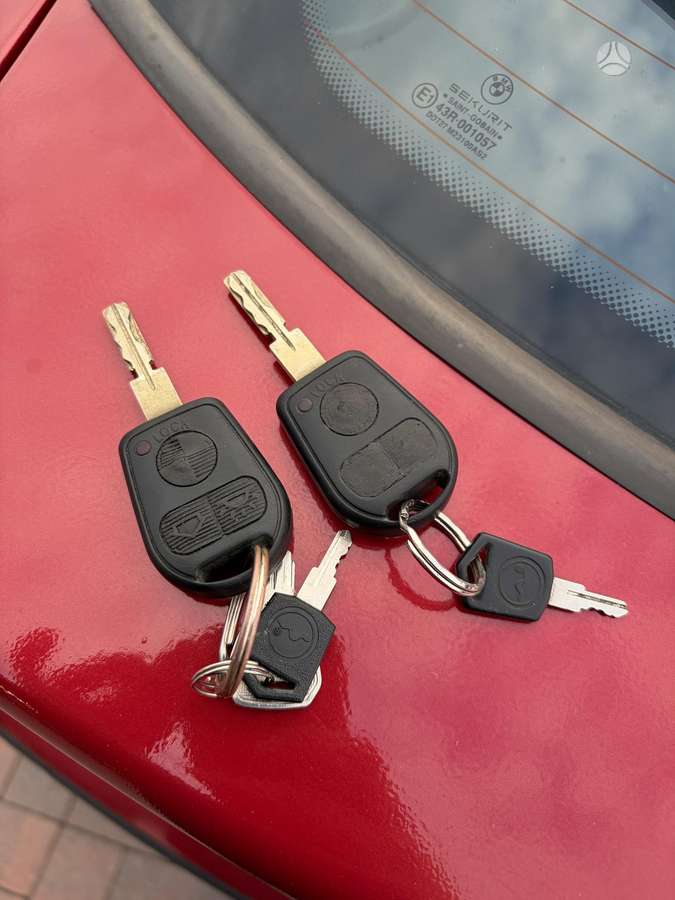 BMW 323, 2.5 l., Хэтчбек
