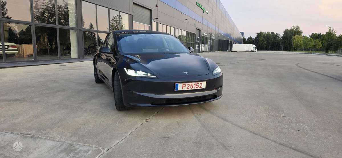 Tesla Model 3, 82 кВт·ч, Хэтчбек