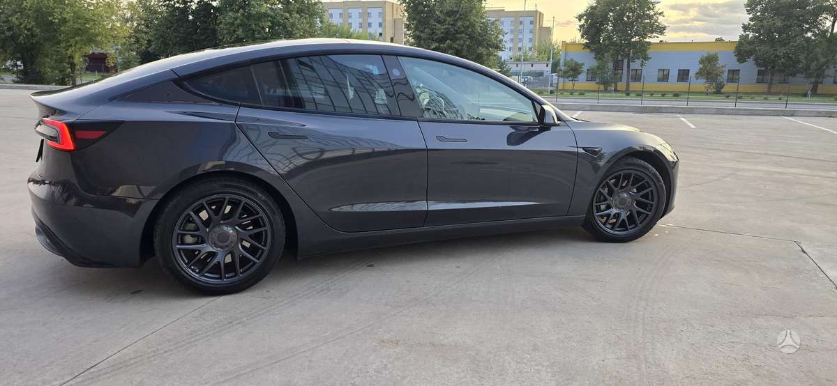 Tesla Model 3, 82 кВт·ч, Хэтчбек