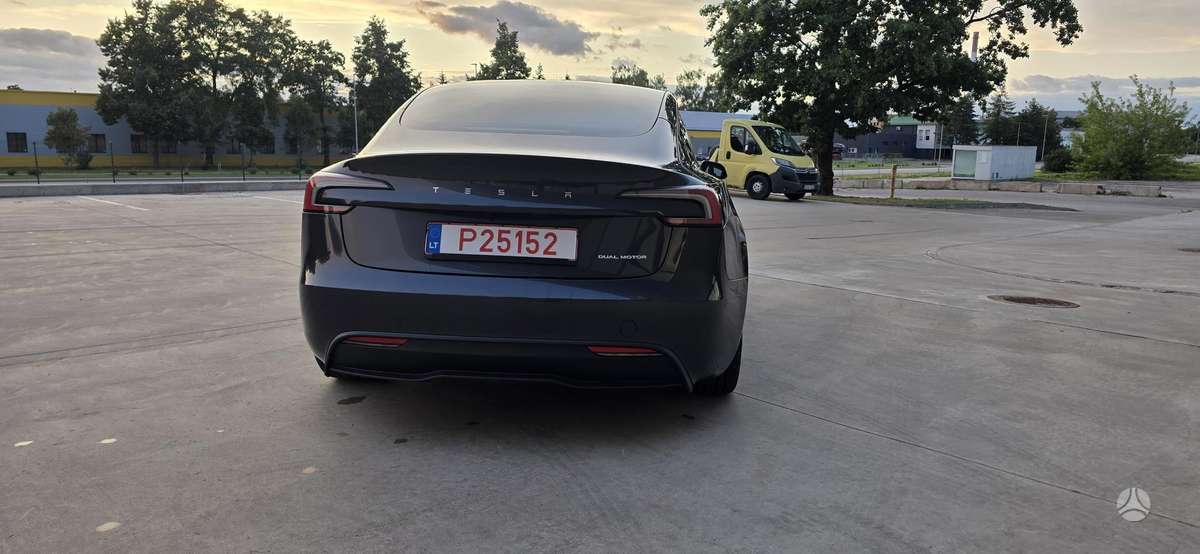 Tesla Model 3, 82 kWh, hatchback