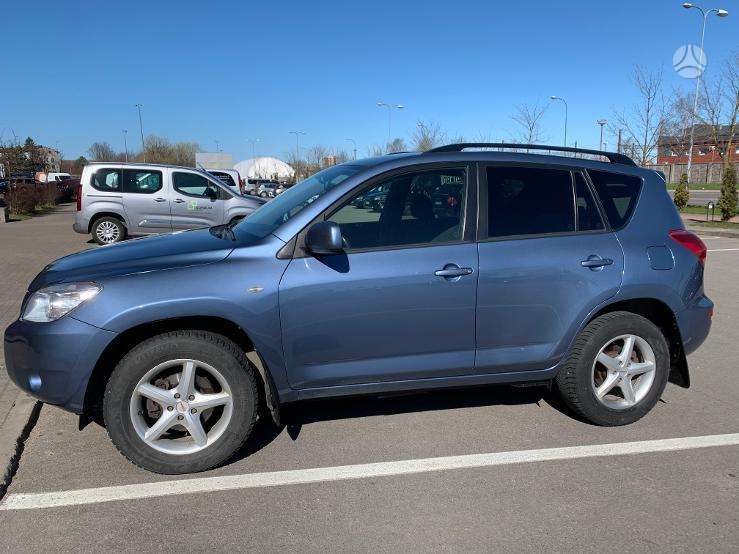 Toyota RAV4 - 2