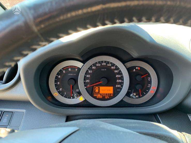 Toyota RAV4 - 4