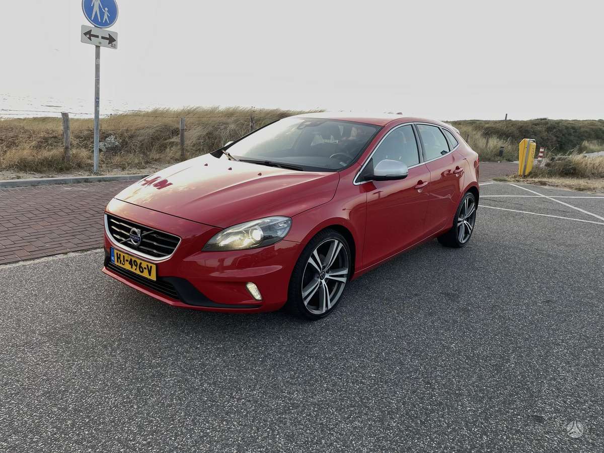 Volvo V40, 2.0 l., hatchback
