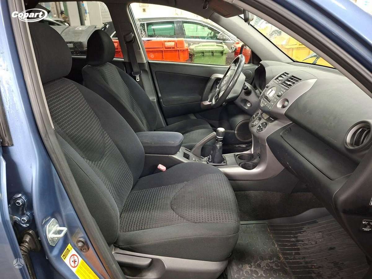 Toyota RAV4 - 5
