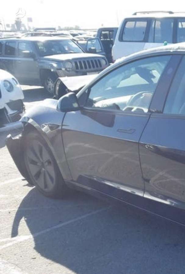 Tesla Model 3, hečbekas