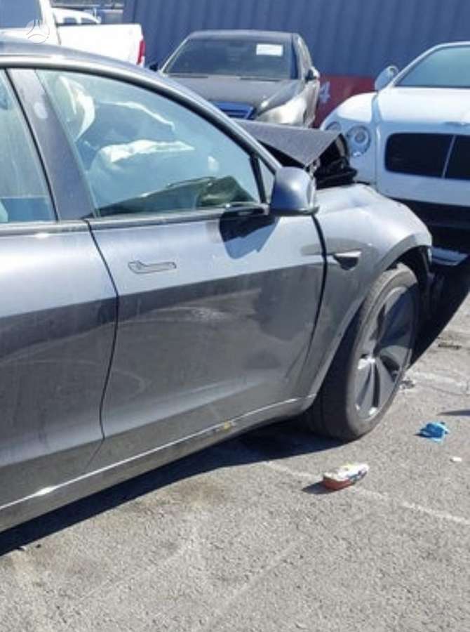 Tesla Model 3, hečbekas