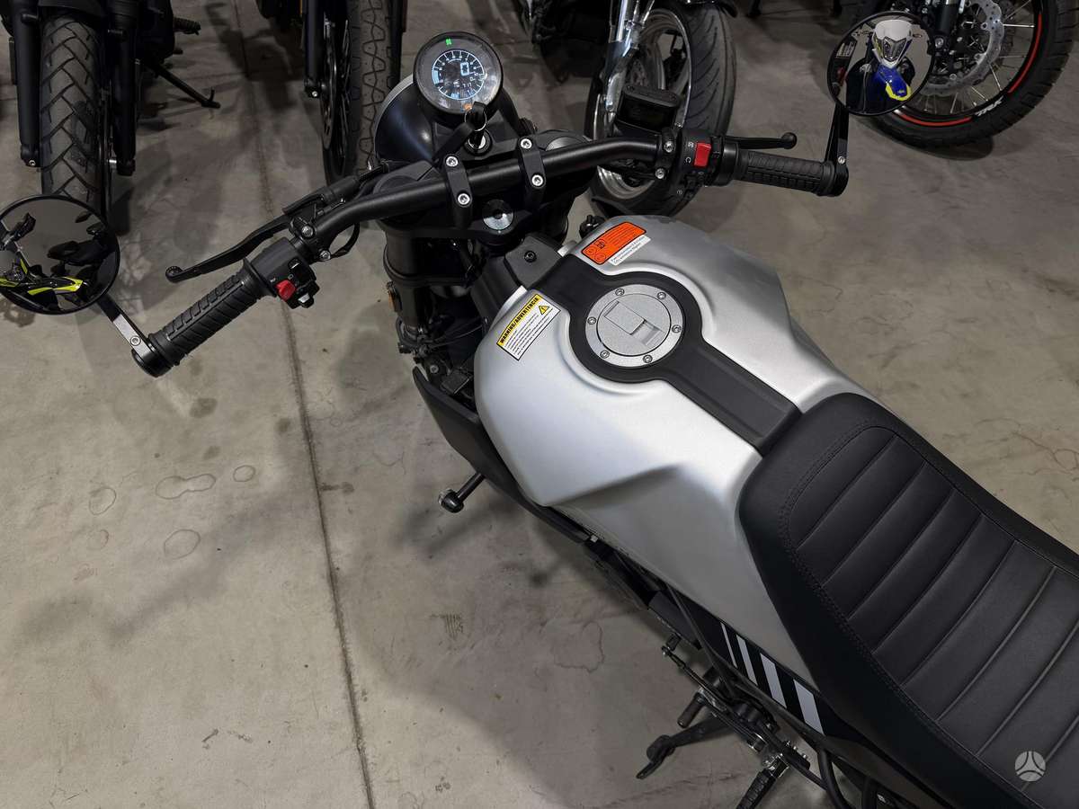 Brixton Crossfire 125 125cc, street / classic